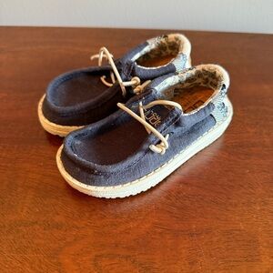 Hey Dude Blue Cream Moccasin Shoes Size 7